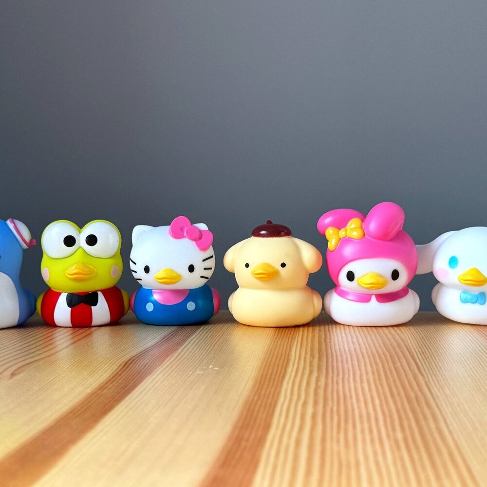 Sanrio Hello Kitty & Friends Hello Kitty Keroppi Pompomurin Duck'z Rubber Ducks